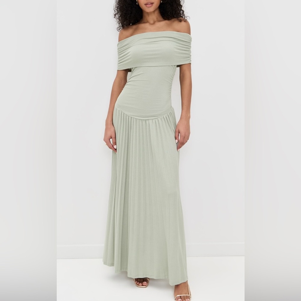 Lioness Field Of Dreams Off-Shoulder Maxi Dress size medium in light sage